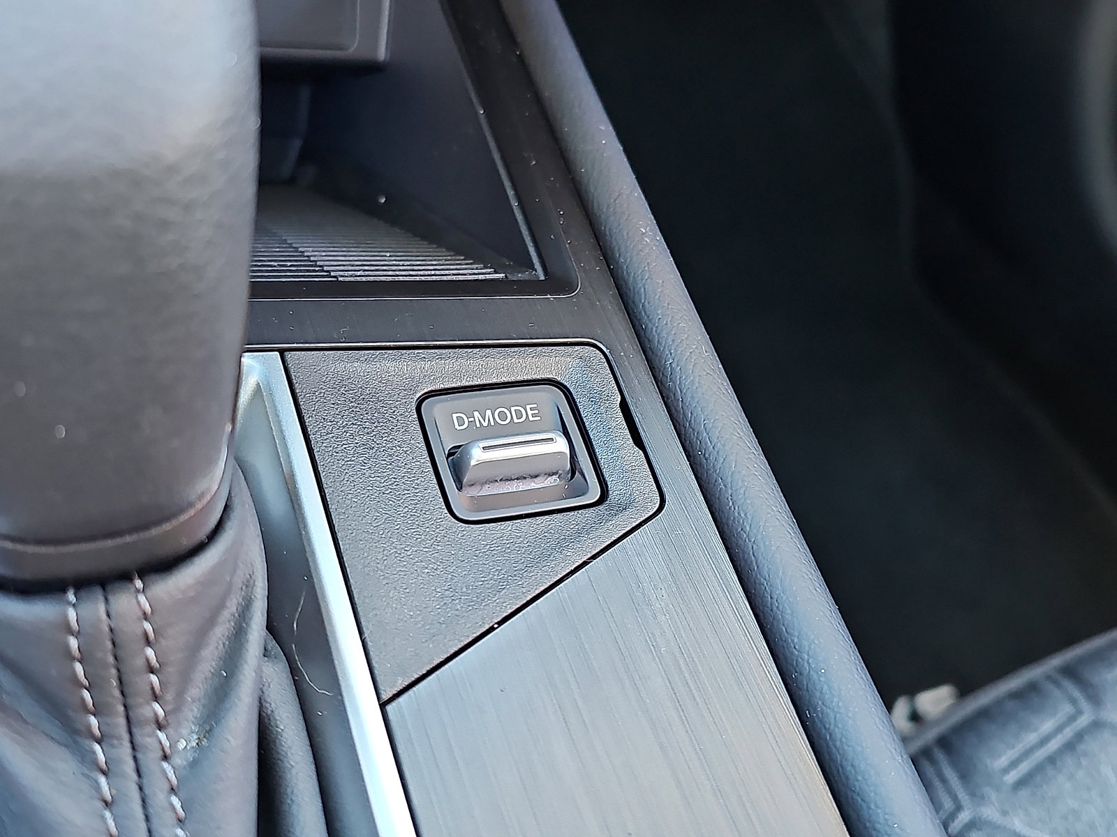 Certified 2025 Nissan Kicks SV w/ SV Premium Package image 25