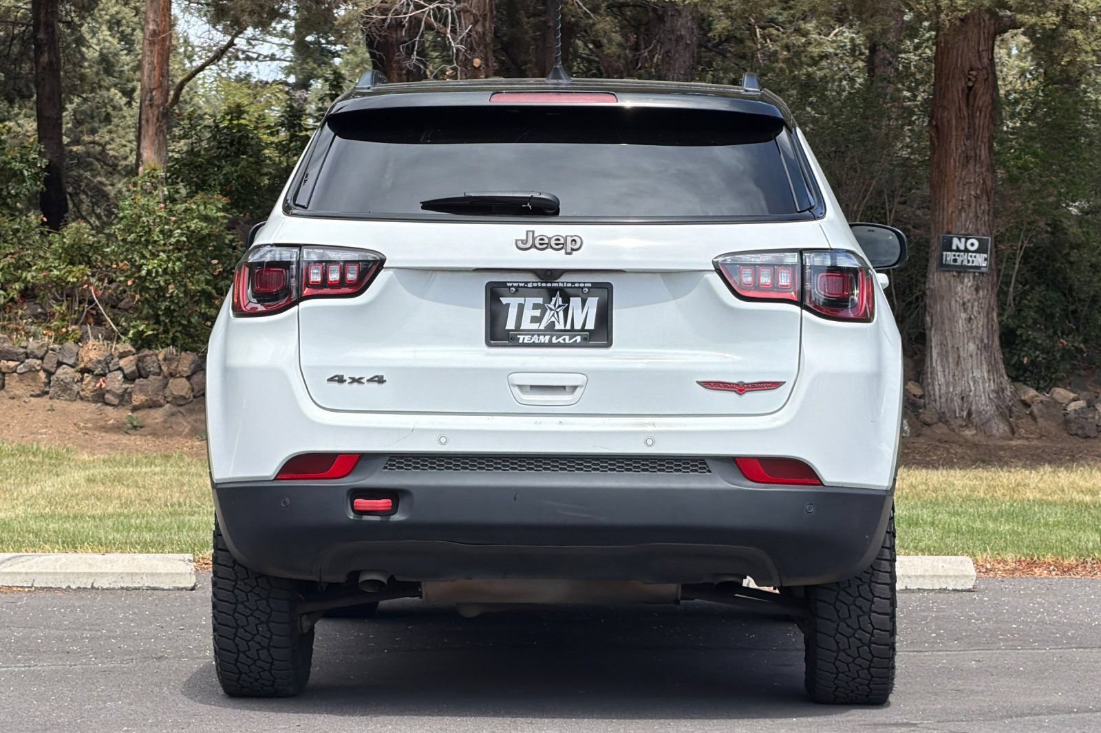 Used 2025 Jeep Compass Trailhawk AWD/4WD image 5