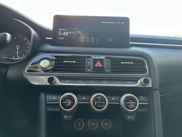 Used 2023 Genesis G70 2.0T image 25