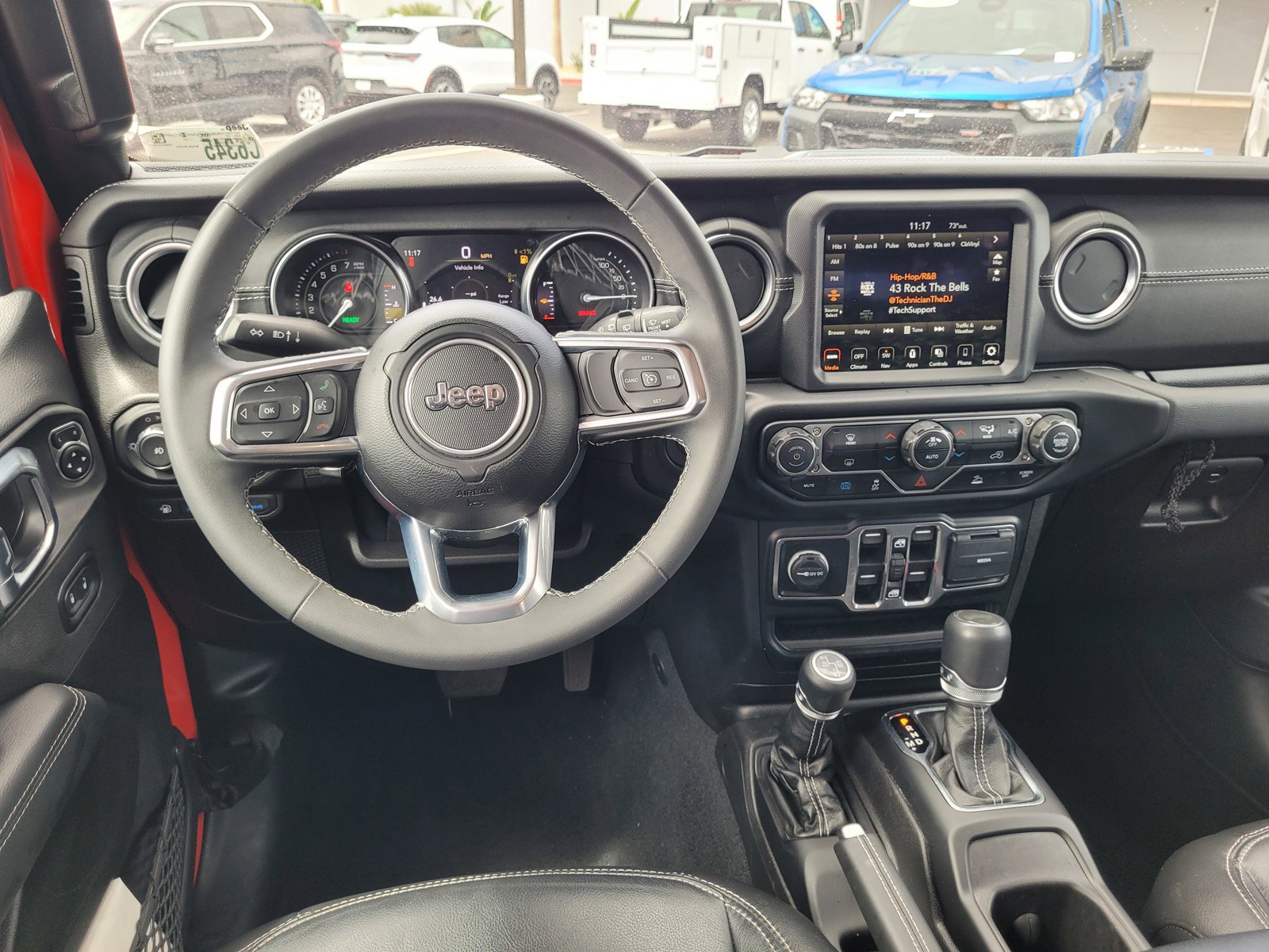 Used 2023 Jeep Wrangler Unlimited Sahara AWD/4WD image 18
