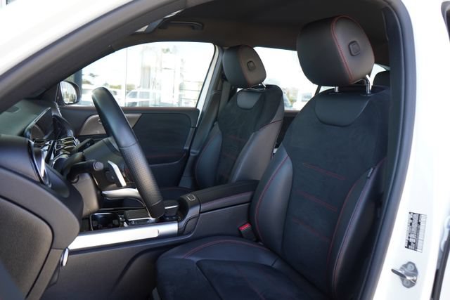 Certified 2022 Mercedes-Benz GLB 35 AMG 4MATIC image 25