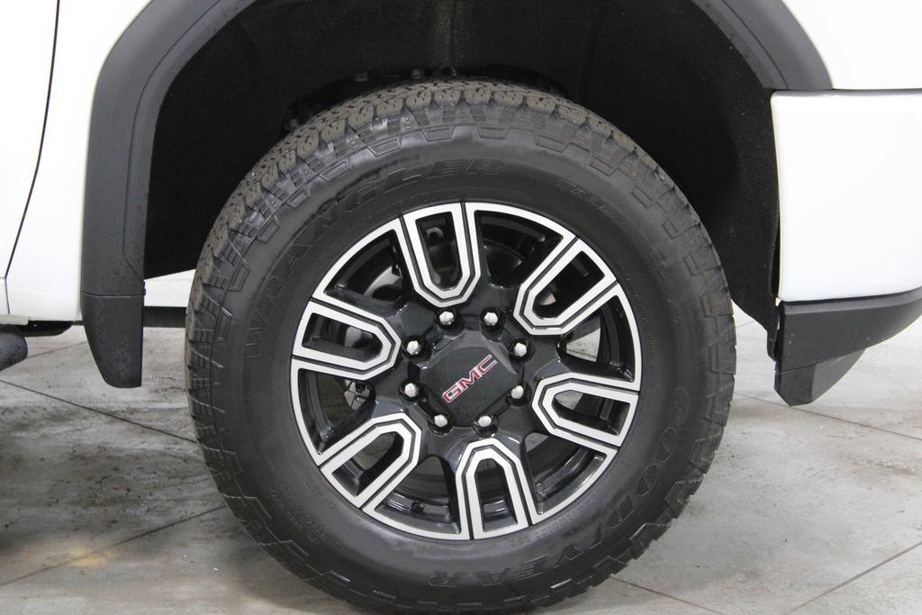 Used 2022 GMC Sierra 2500 AT4 w/ AT4 Preferred Package image 12
