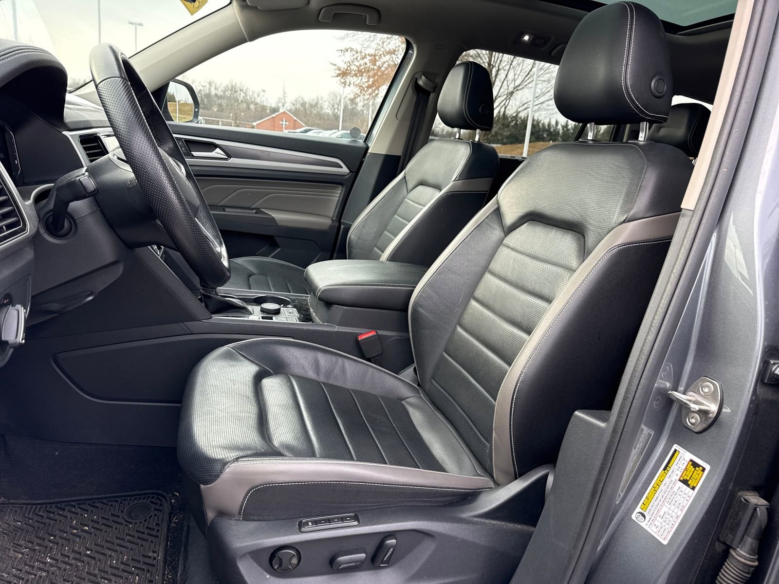 Used 2023 Volkswagen Atlas SEL Premium image 11