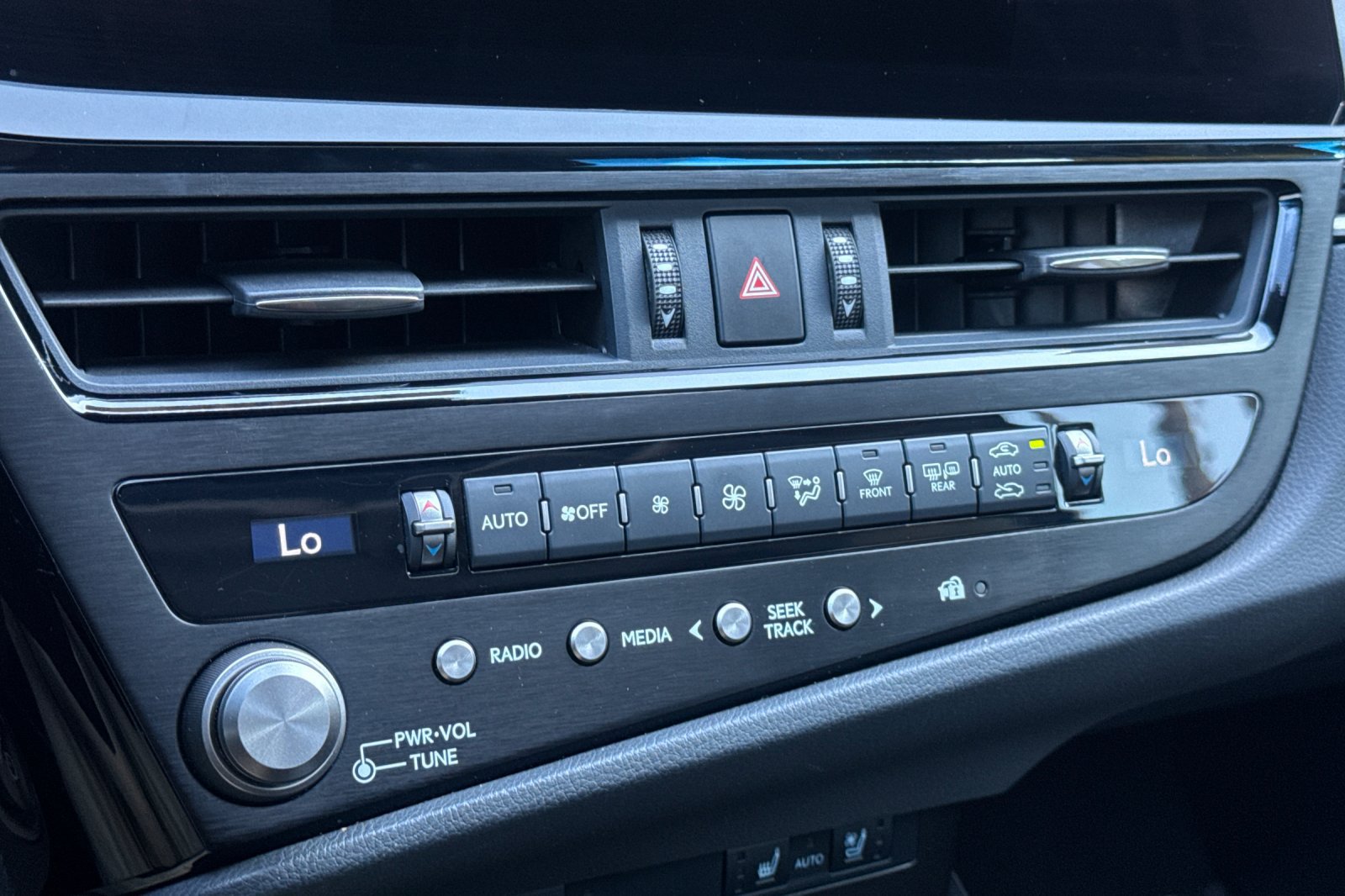 Used 2025 Lexus ES 300h w/ Premium Package FWD image 21