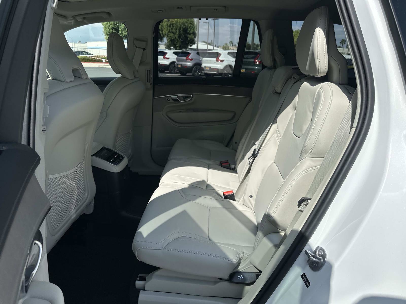 New 2026 Volvo XC90 T8 Ultra w/ Protection Package Premier image 17