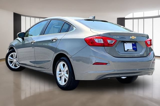 Used 2017 Chevrolet Cruze LT FWD image 4