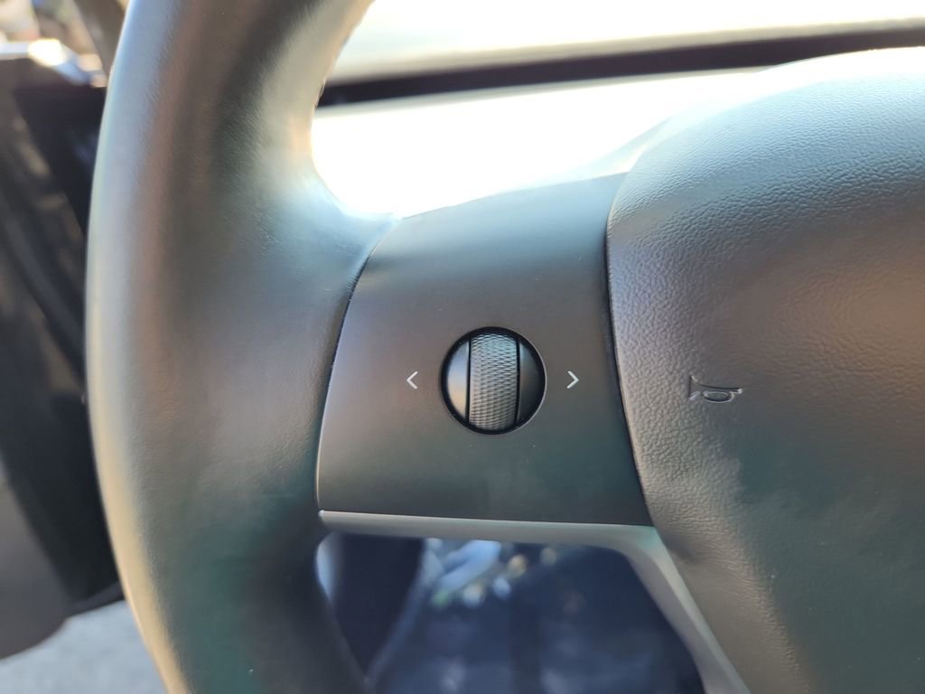 Used 2019 Tesla Model 3 image 17
