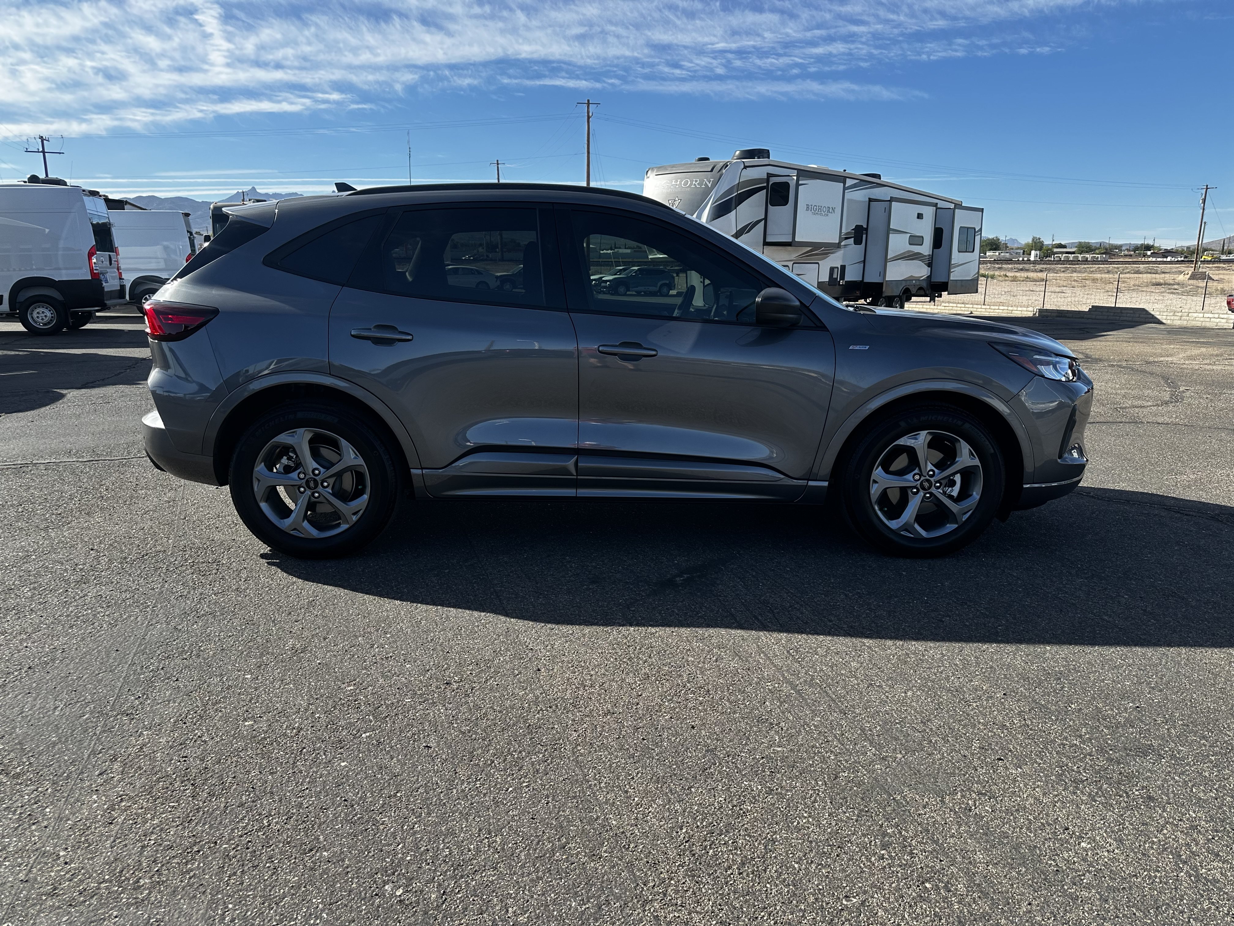 Used 2023 Ford Escape ST-Line w/ Tech Pack #1 FWD image 2