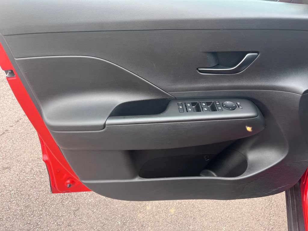 Used 2024 Hyundai Kona SEL AWD/4WD image 8