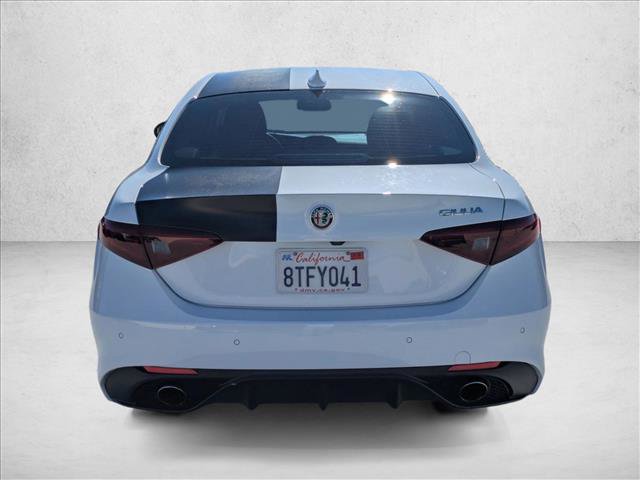 Used 2017 Alfa Romeo Giulia w/ Sport Appearance Package image 7