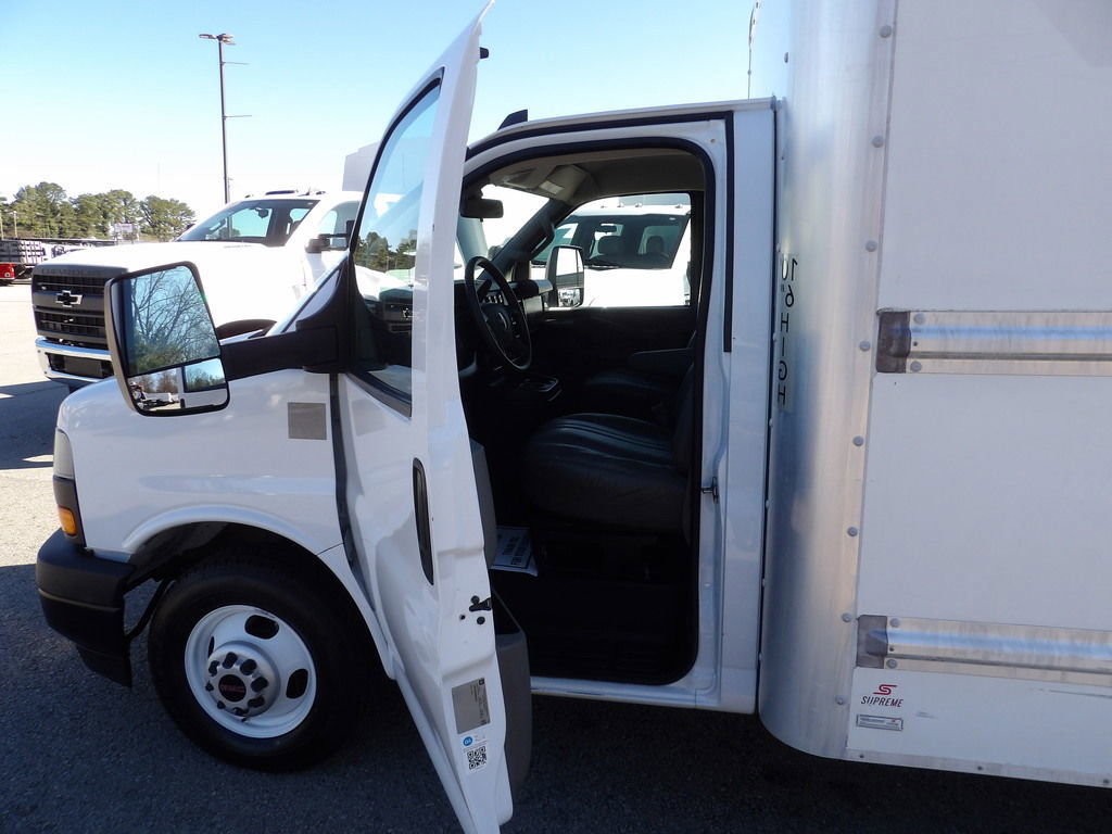 Used 2021 Ford E-350 and Econoline 350 Super Duty RWD image 13