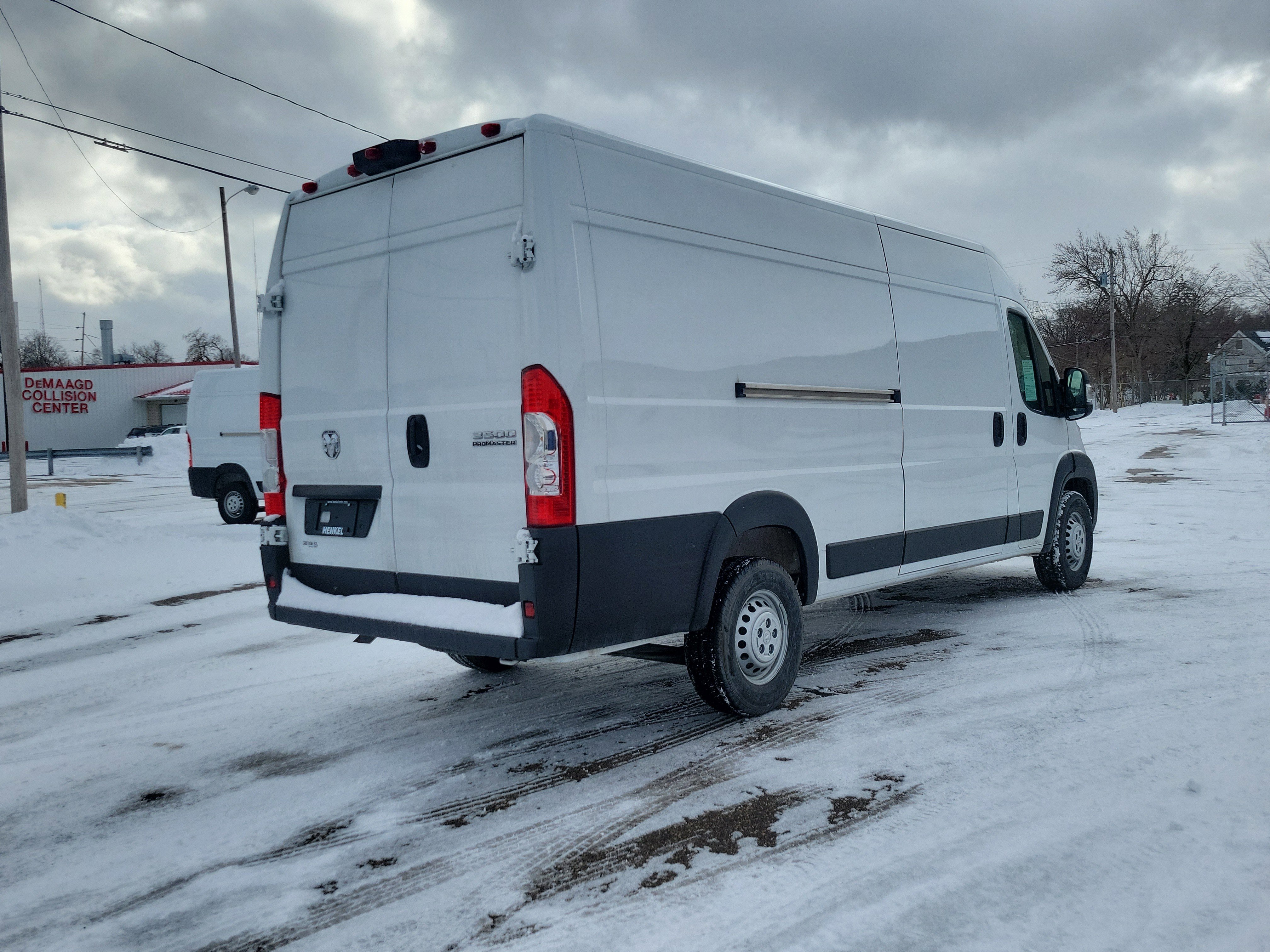 Used 2025 RAM ProMaster 3500 w/ Convenience Group image 4