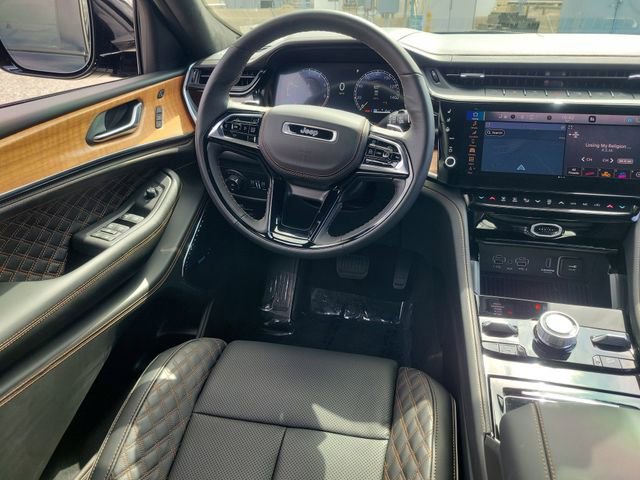 New 2026 Jeep Grand Cherokee L Summit w/ Obsidian Package AWD/4WD image 10