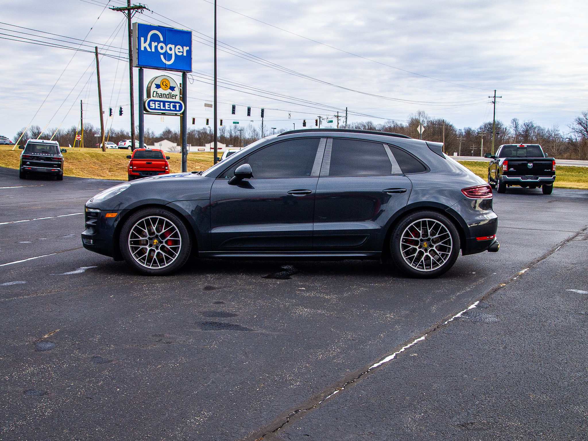 Used 2018 Porsche Macan GTS AWD/4WD image 4