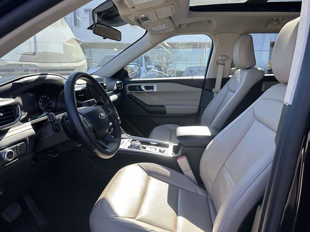 Used 2020 Ford Explorer XLT w/ Equipment Group 202A image 13