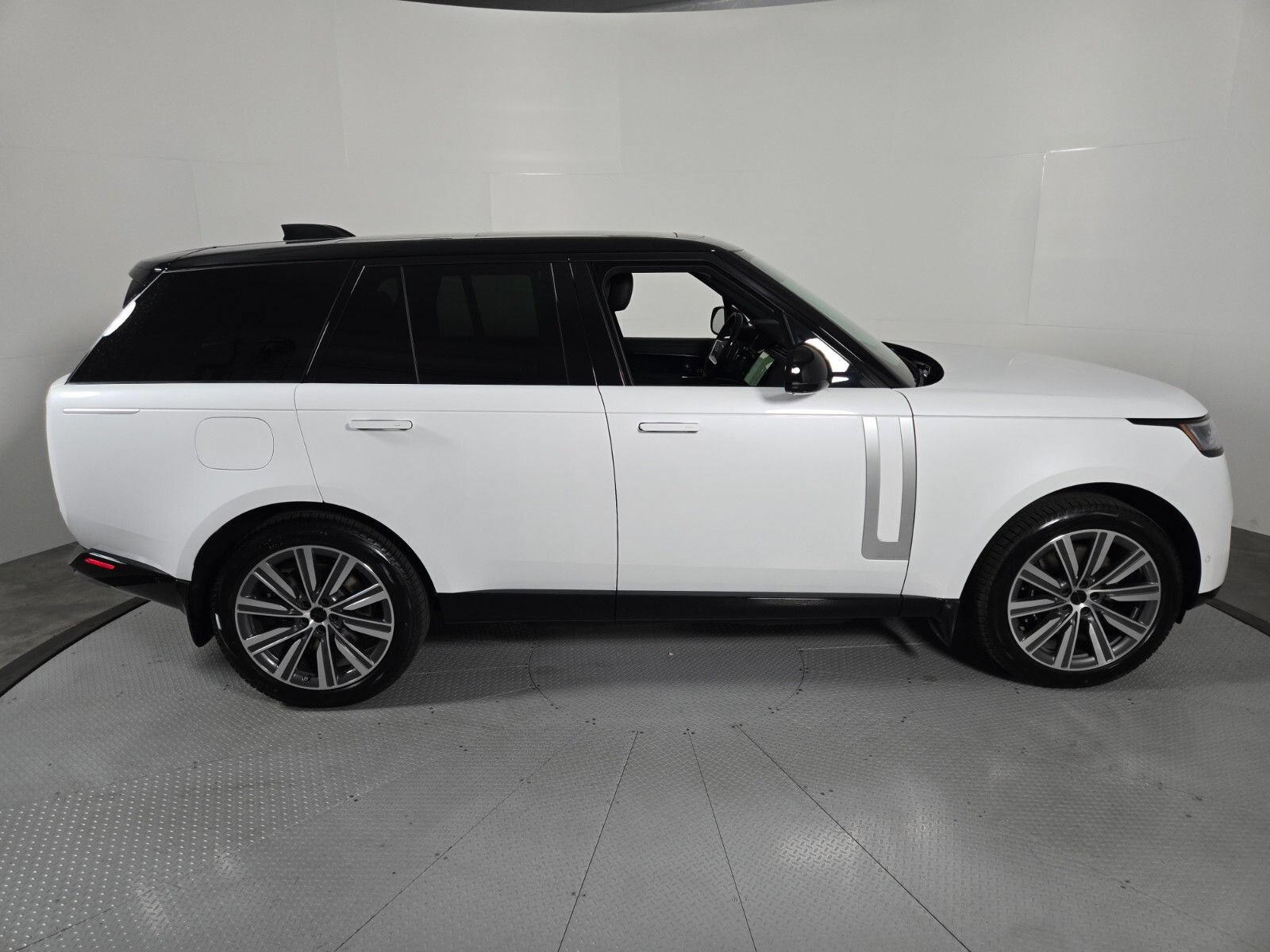 New 2026 Land Rover Range Rover Autobiography AWD/4WD image 6