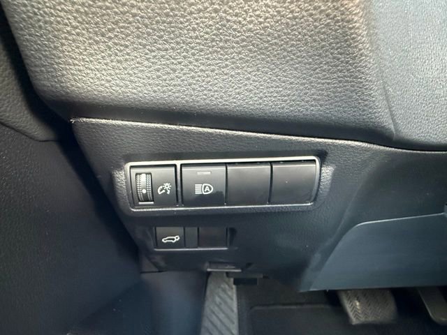 Used 2024 Toyota Corolla Cross XLE w/ Convenience Package FWD image 17