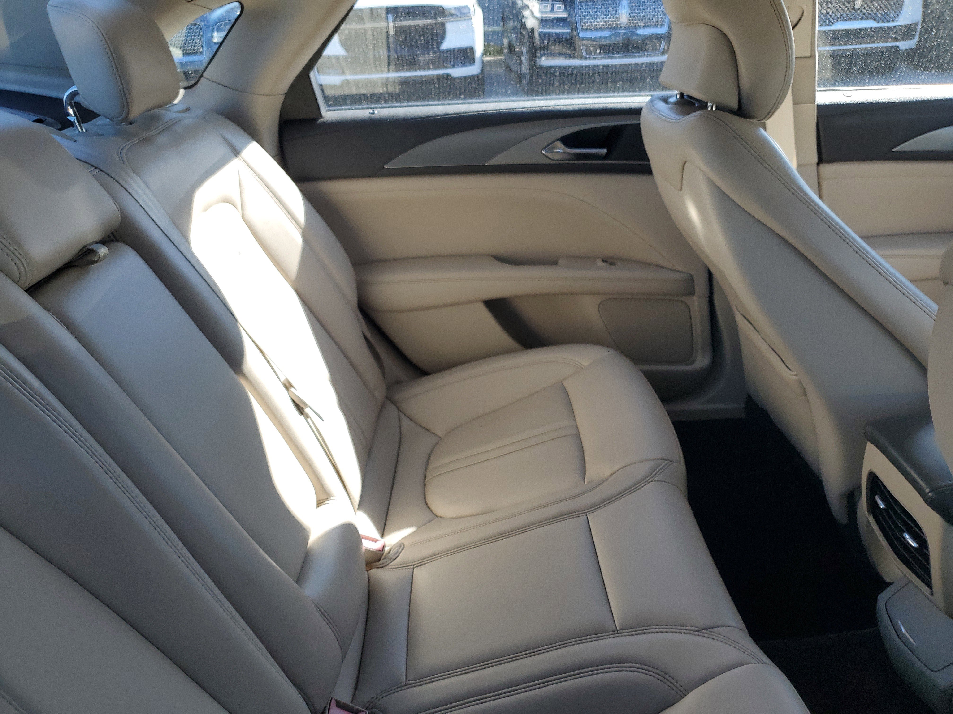 Used 2017 Lincoln MKZ Premiere image 11