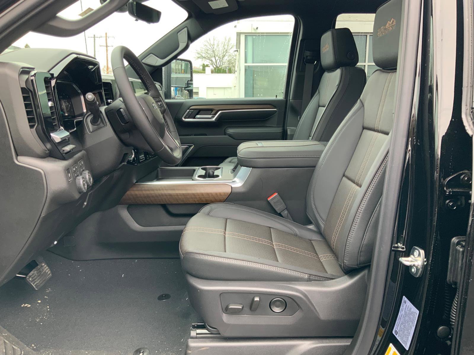 New 2026 Chevrolet Silverado 2500 High Country w/ High Country Premium Package AWD/4WD image 11