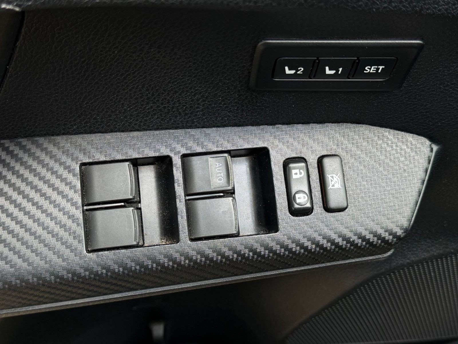 Used 2015 Toyota RAV4 Limited AWD/4WD image 21