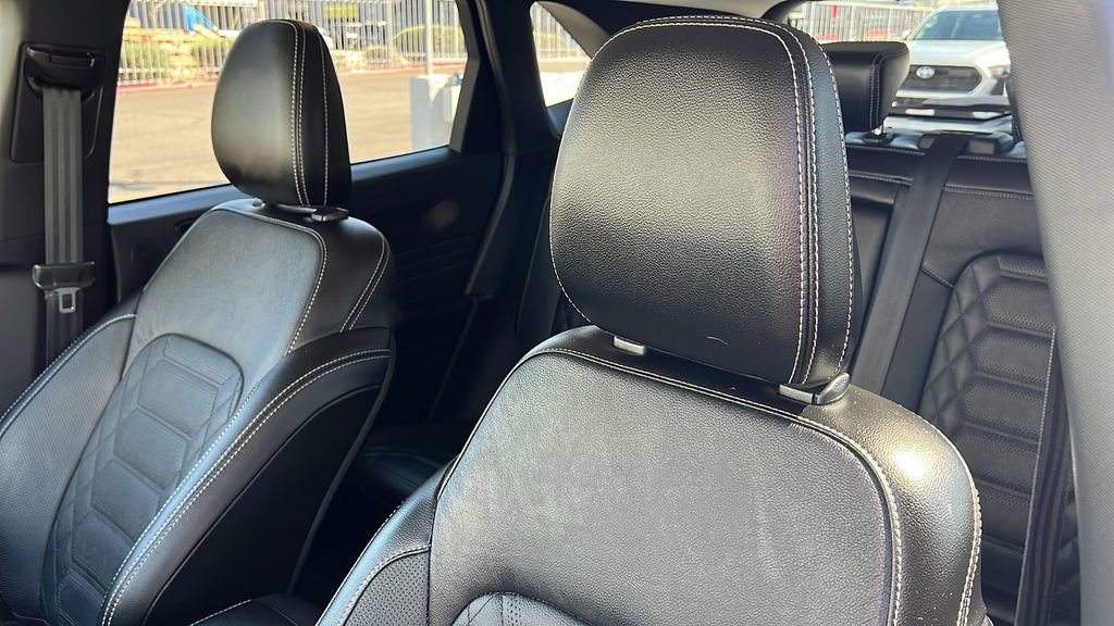 Certified 2023 Ford Escape Platinum w/ Premium Technology Package image 16