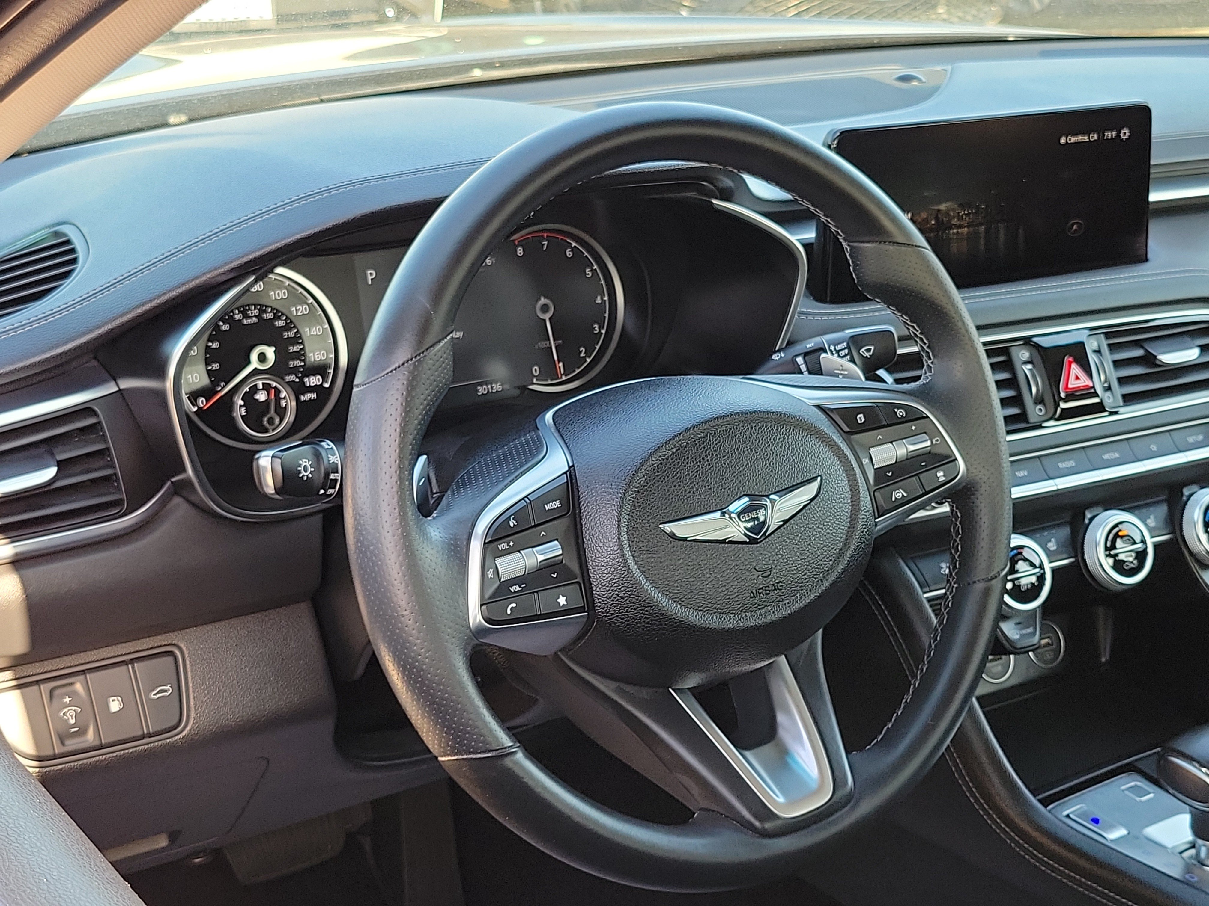 Certified 2023 Genesis G70 2.0T RWD image 9