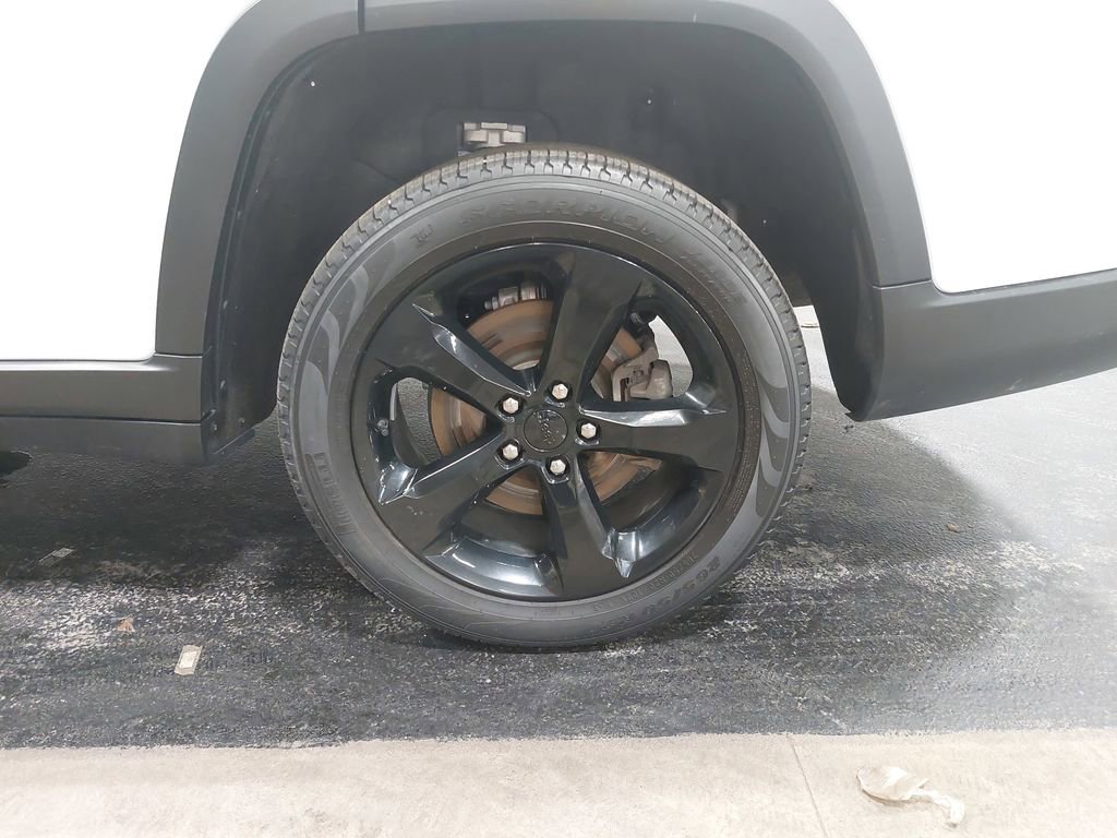 Used 2023 Jeep Grand Cherokee L Limited w/ Black Appearance Package AWD/4WD image 34
