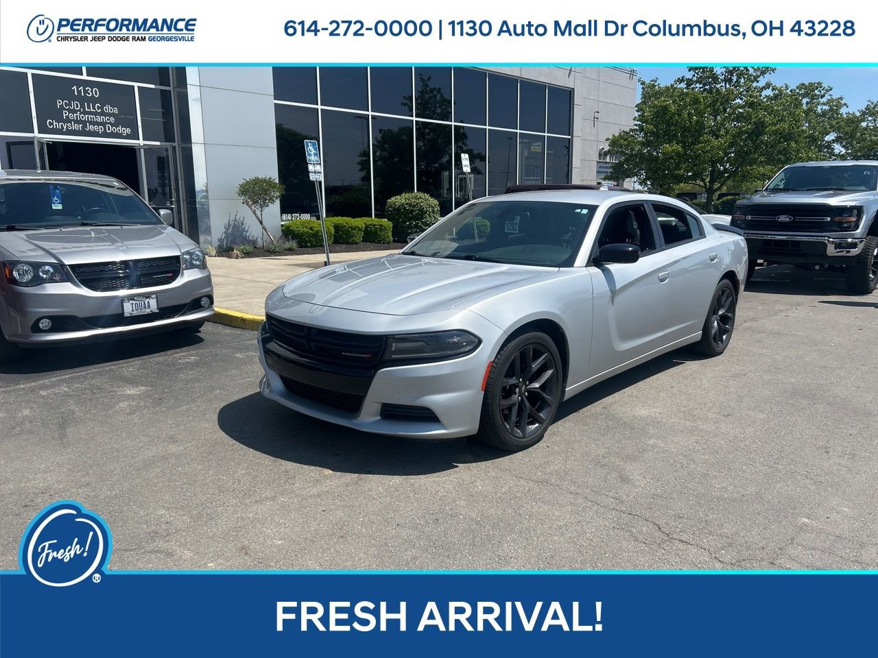 Used 2020 Dodge Charger SXT w/ Plus Group RWD image 8