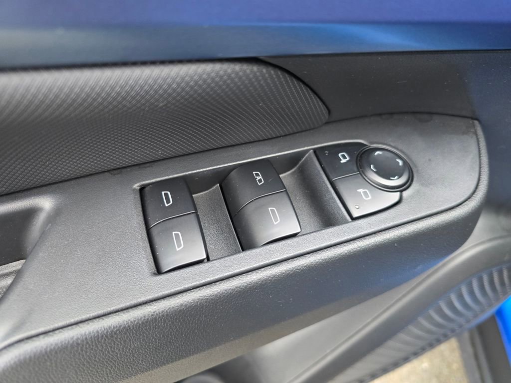 Used 2025 Chevrolet Equinox EV LT w/ Convenience Package FWD image 24
