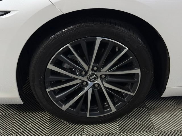 Certified 2023 Lexus ES 300h w/ Premium Package FWD image 16
