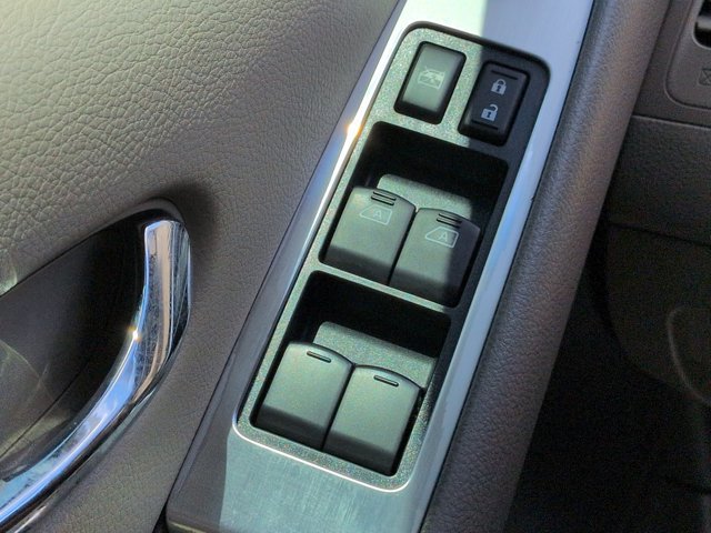 Used 2013 Nissan Murano SL FWD image 25