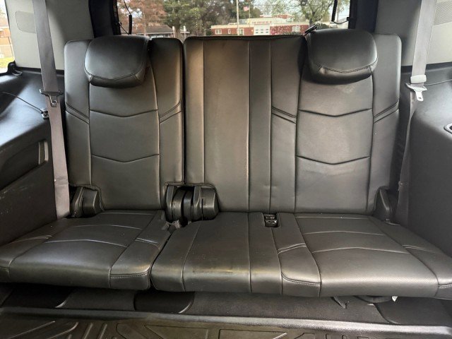 Used 2015 Cadillac Escalade Premium image 16