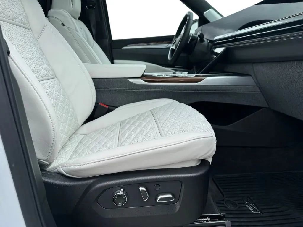 New 2026 Cadillac Escalade ESV Platinum Sport w/ LPO, ONYX Package image 14