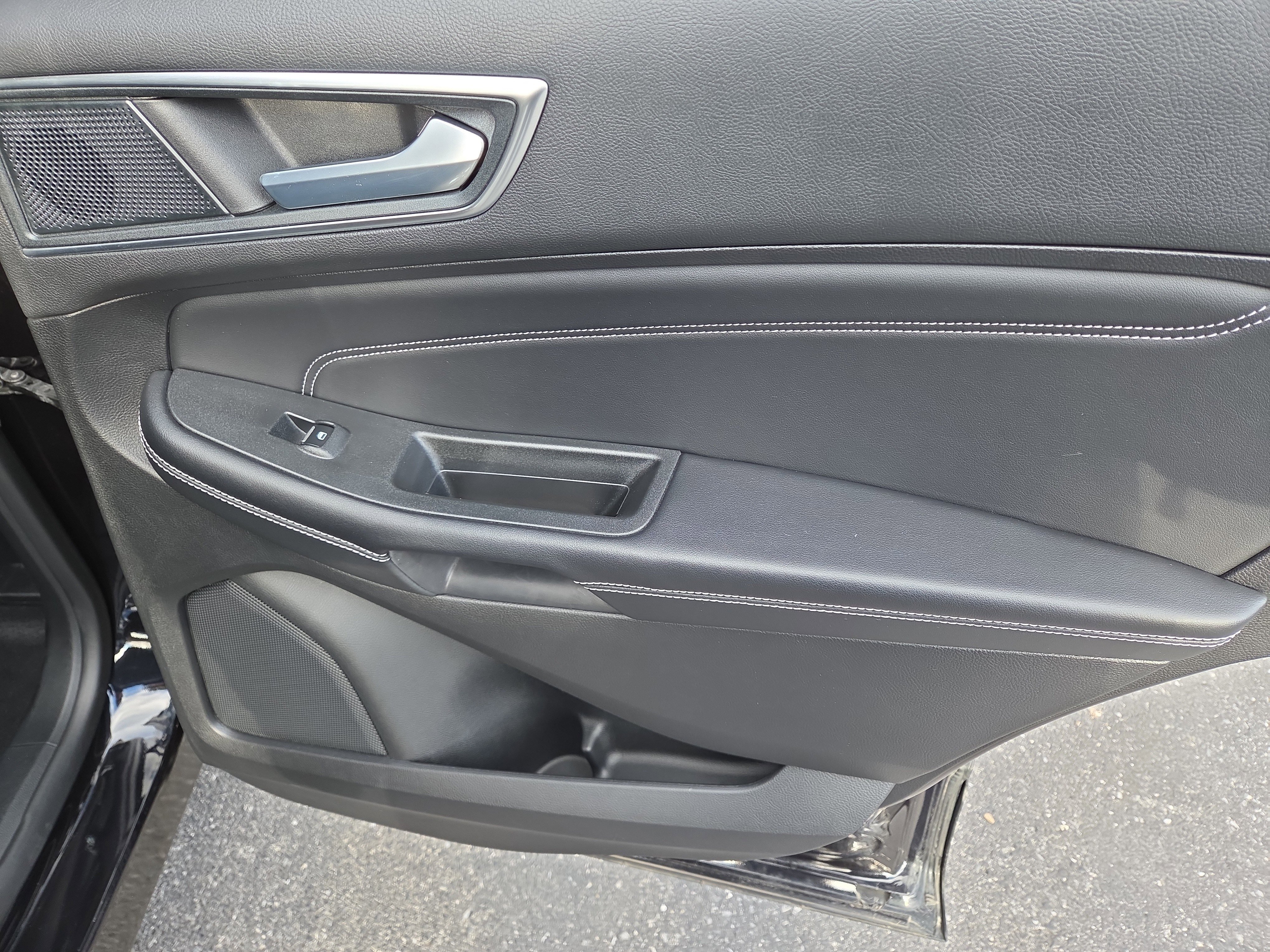 Used 2024 Ford Edge Titanium AWD/4WD image 19