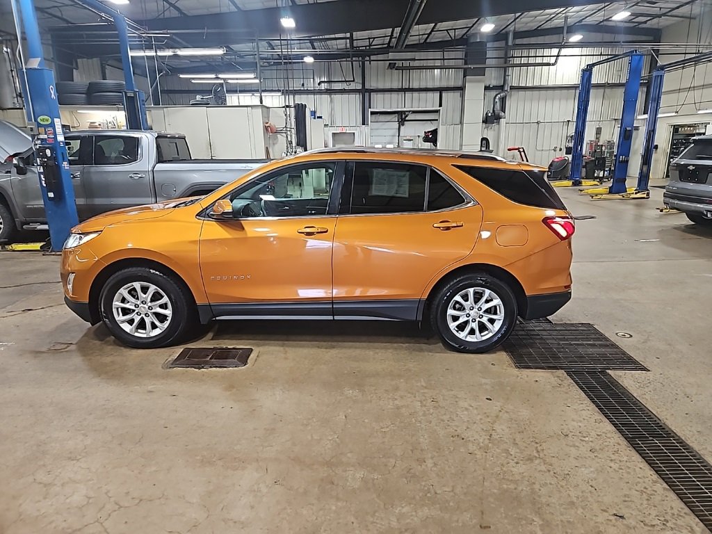 Used 2018 Chevrolet Equinox LT w/ Sun & Infotainment Package image 4