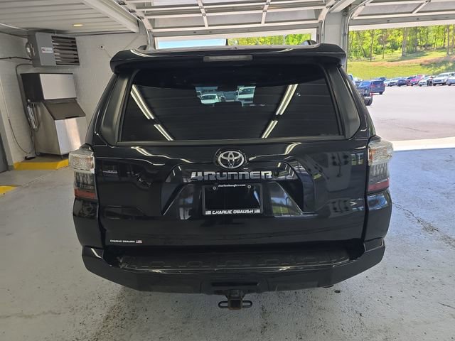 Used 2021 Toyota 4Runner SR5 AWD/4WD image 4
