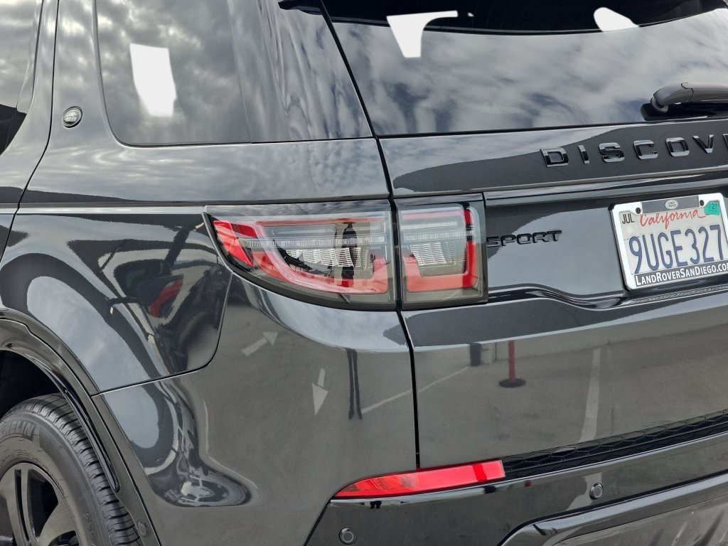 Certified 2025 Land Rover Discovery Sport Dynamic SE AWD/4WD image 35