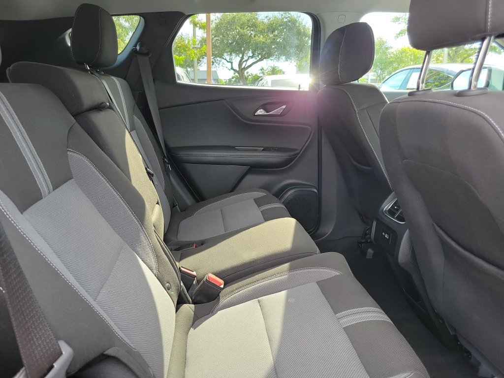 Used 2025 Chevrolet Blazer LT FWD image 14
