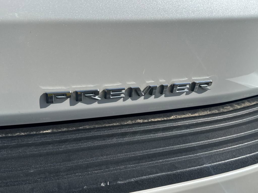 Used 2023 Chevrolet Tahoe Premier w/ Advanced Technology Package AWD/4WD image 5