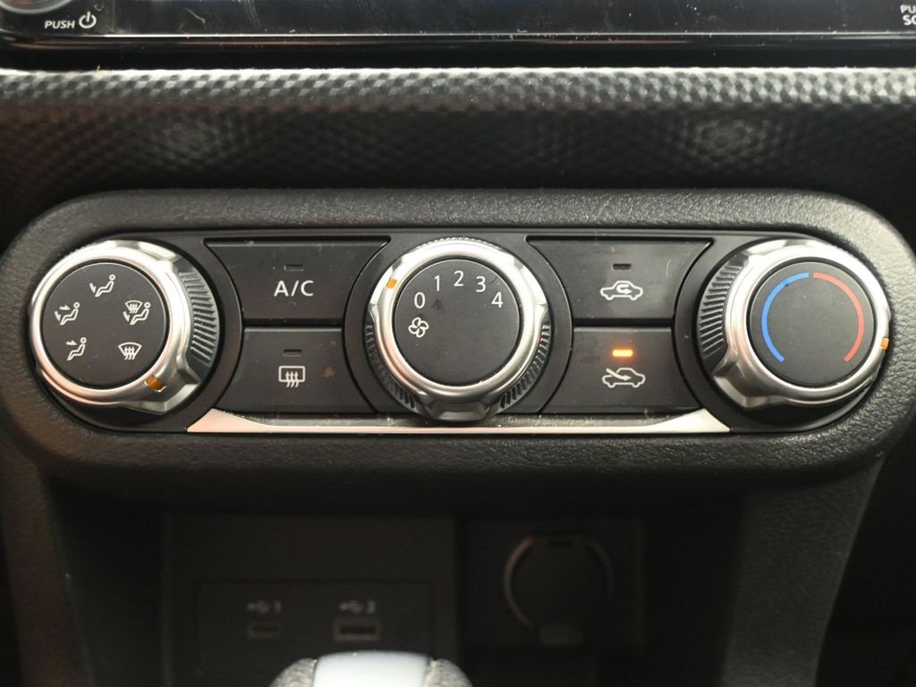 Used 2024 Nissan Kicks SV image 12