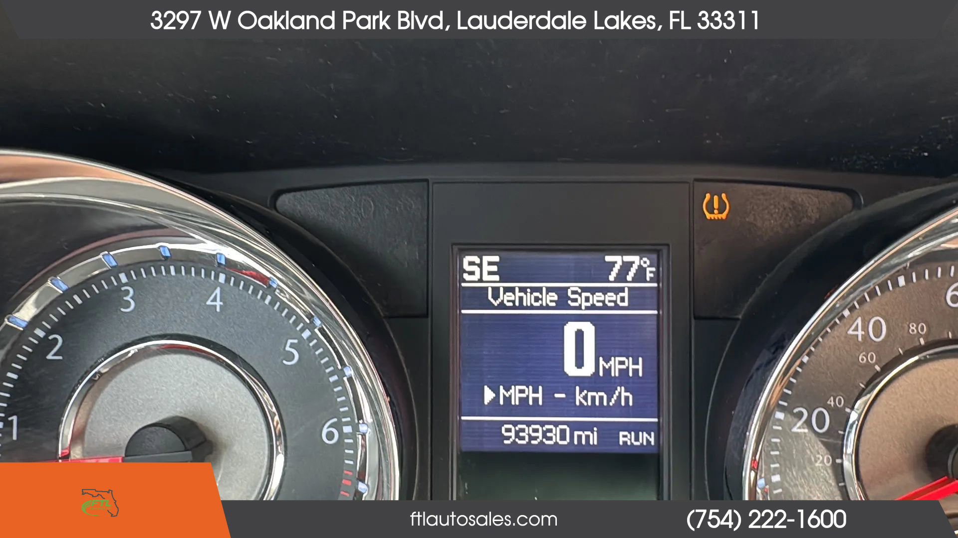 Used 2013 Chrysler Town & Country Touring image 50