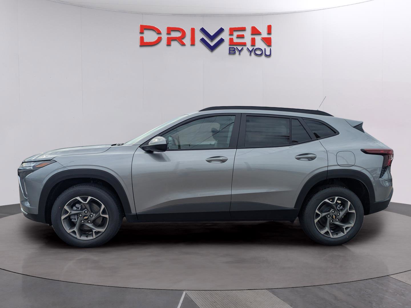 New 2026 Chevrolet Trax LT w/ Driver Confidence Package image 2