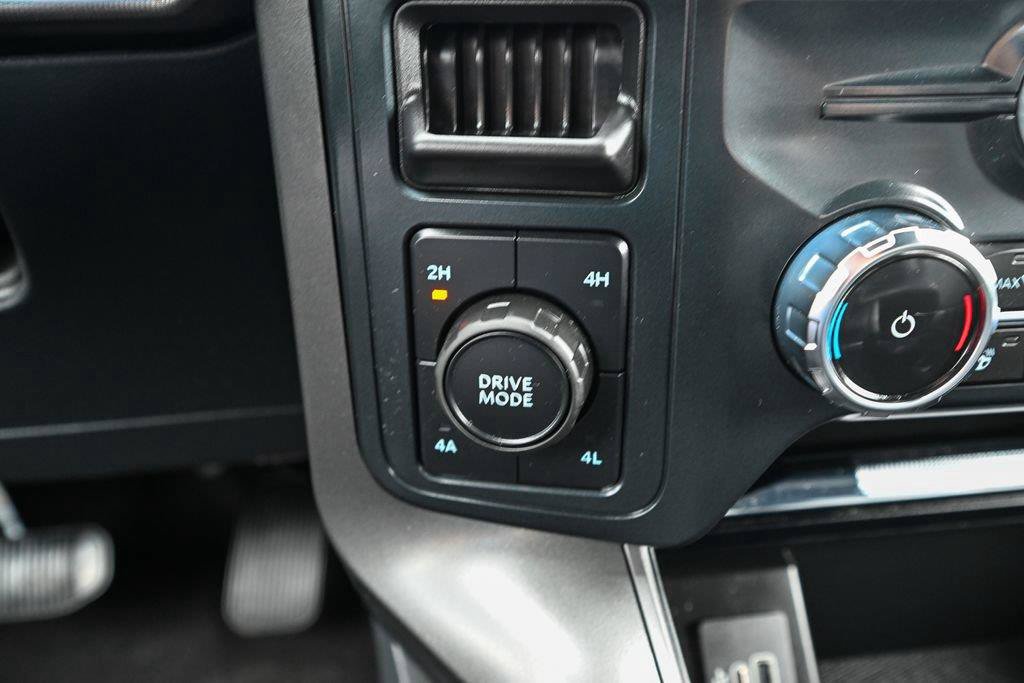 Used 2025 Ford F150 Lariat AWD/4WD image 35
