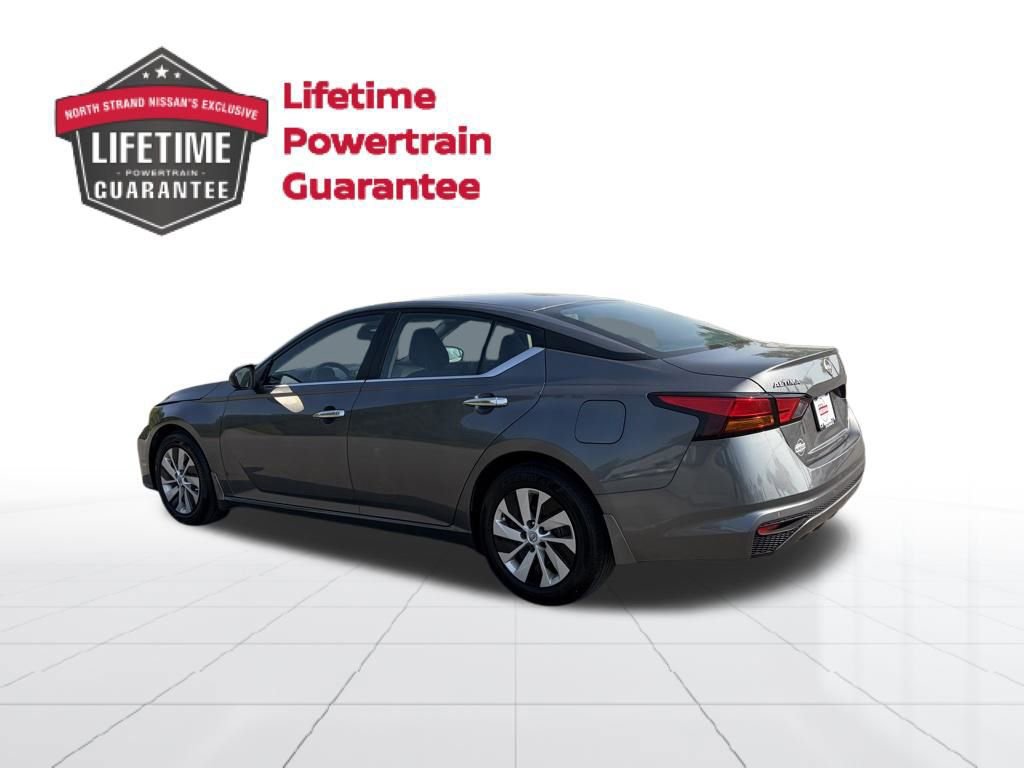 Certified 2024 Nissan Altima 2.5 S FWD image 3