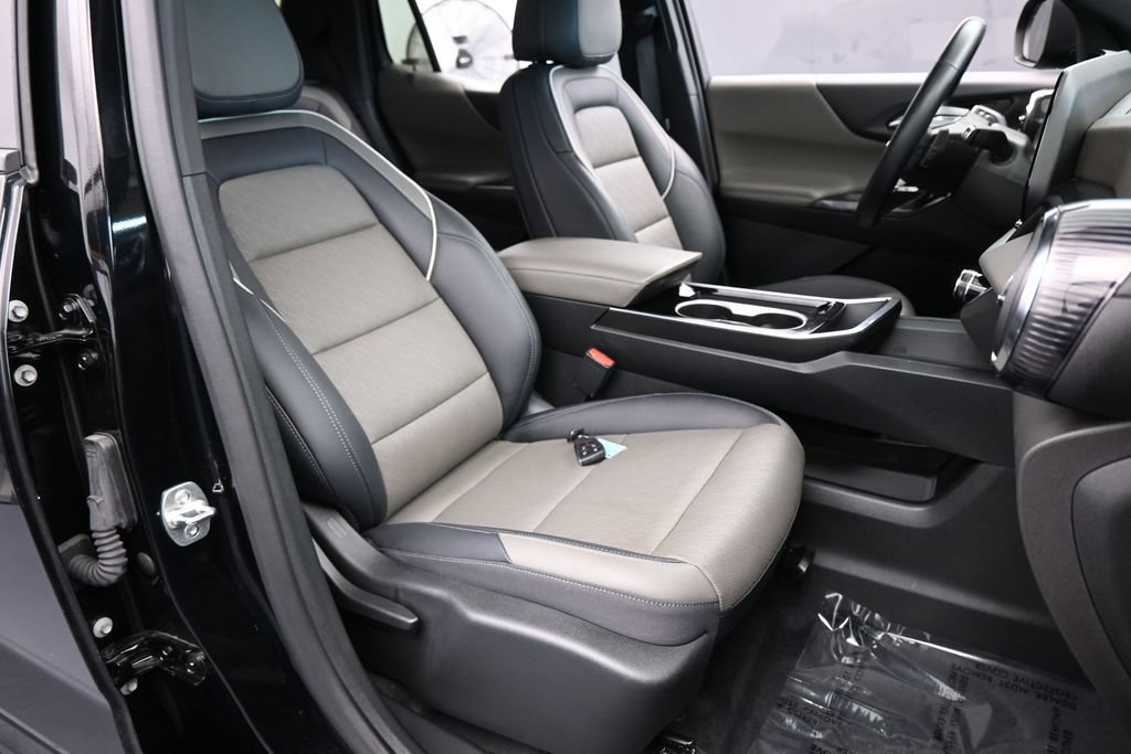 Used 2025 Chevrolet Equinox LT w/ Convenience Package II FWD image 55