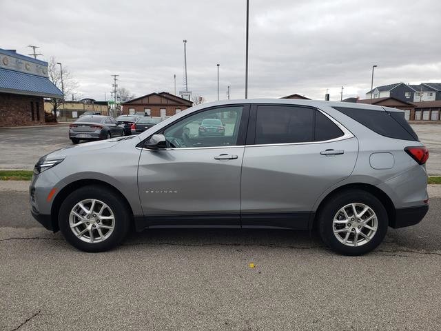 Used 2023 Chevrolet Equinox LT image 2