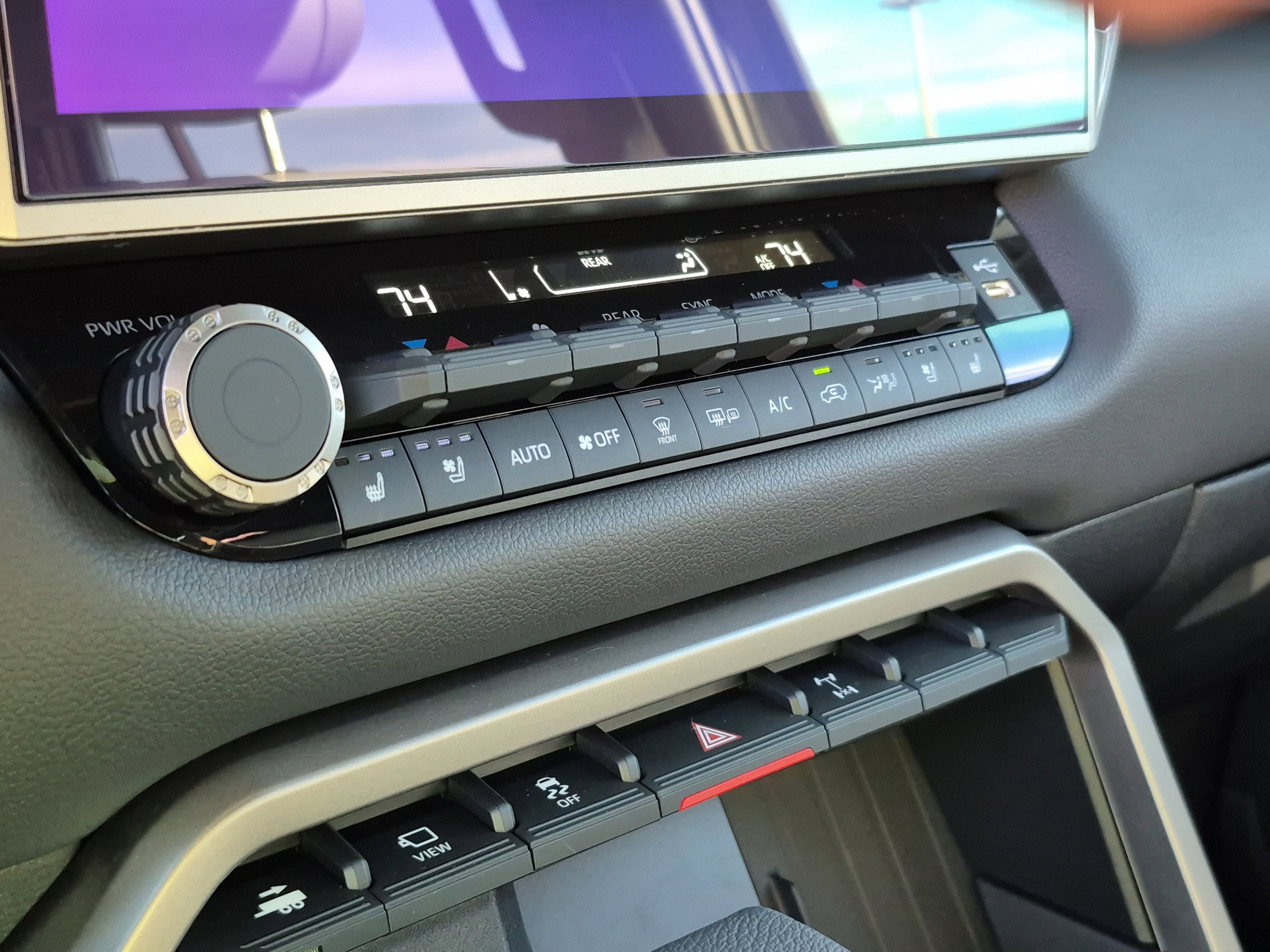 Used 2025 Toyota Sequoia Limited image 32