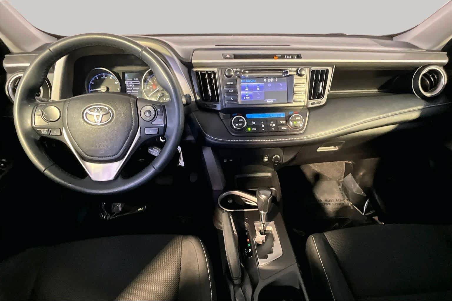 Used 2018 Toyota RAV4 XLE AWD/4WD image 16