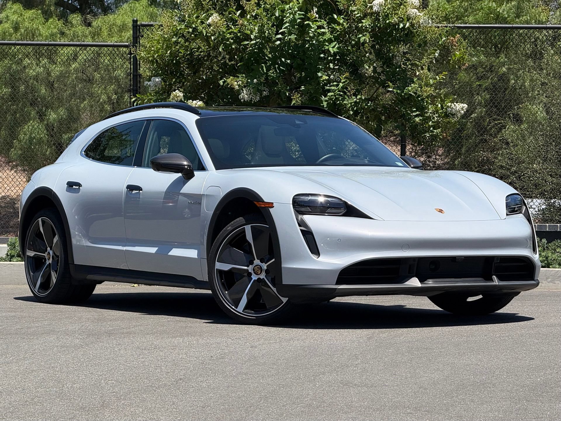 Certified 2023 Porsche Taycan Turbo AWD/4WD image 9
