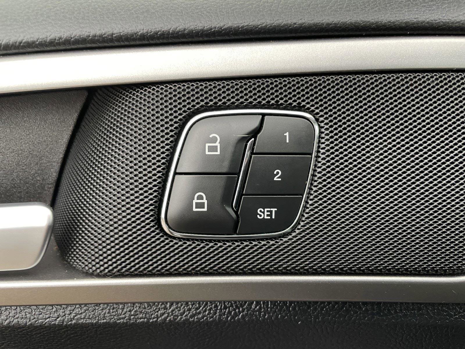 Used 2019 Ford Fusion SEL FWD image 31